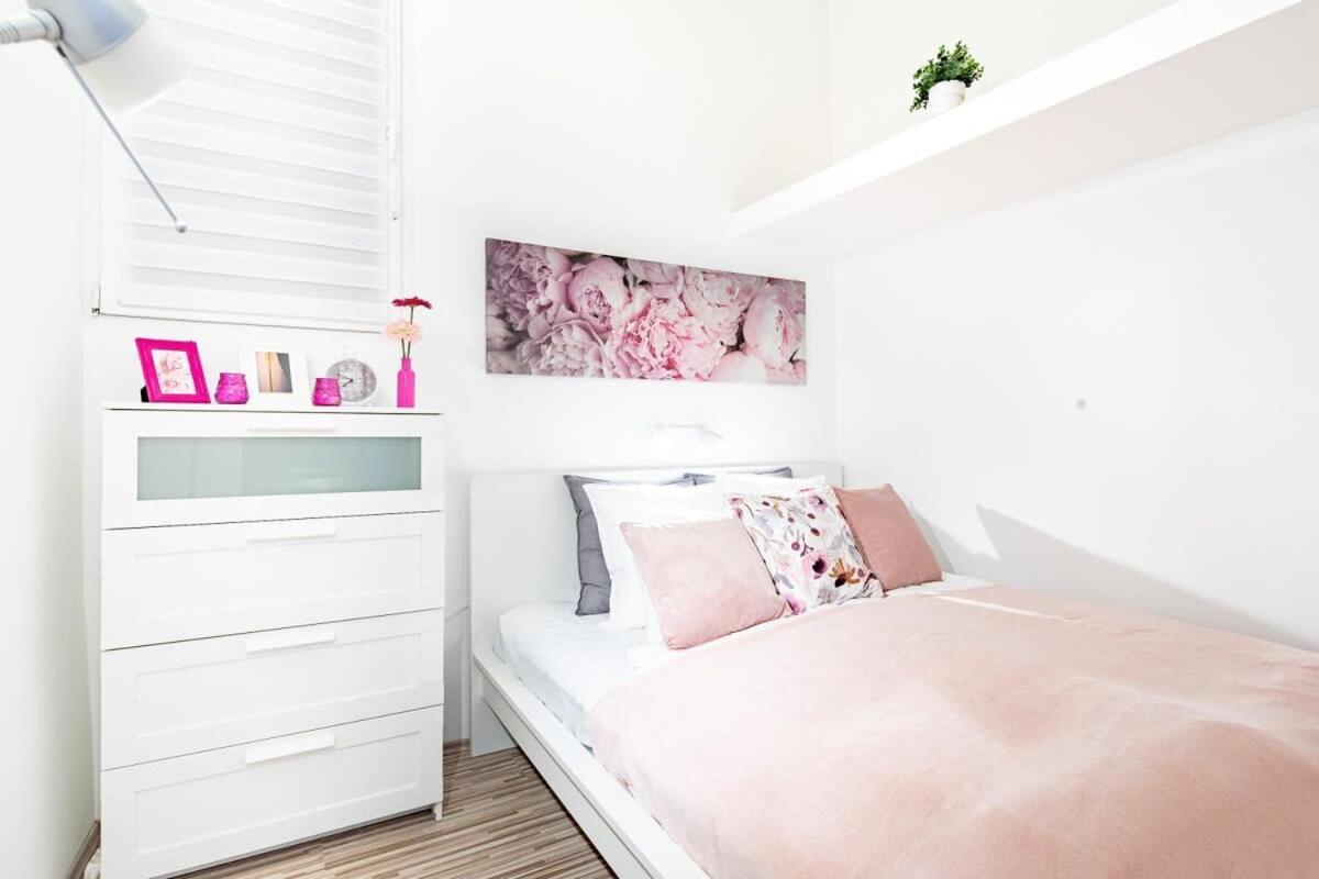 - Large - Comfy Апартаменты *