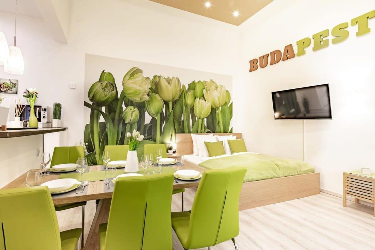 - Large - Comfy Budapeszt